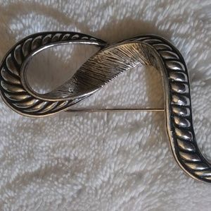 Vintage Silver Plated Brooch🌷